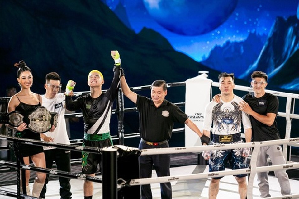 Cường Seven trở thành võ sĩ chiến thắng đầu tiên tại võ đài "The Champion". Ảnh: CTCC. Cường Seven trở thành võ sĩ chiến thắng đầu tiên tại võ đài "The Champion". Ảnh: CTCC.