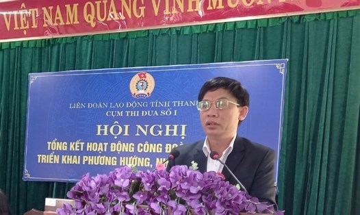 Ông Hà Xuân Thành - Phó Chủ tịch LĐLĐ tỉnh Thanh Hóa - phát biểu tại hội nghị. Ảnh: Q.D