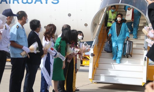 Cuối tháng 11, Khánh Hoà đã đón khách quốc tế đầu tiên đến du lịch theo hộ chiếu vaccine. Ảnh: Phương Linh