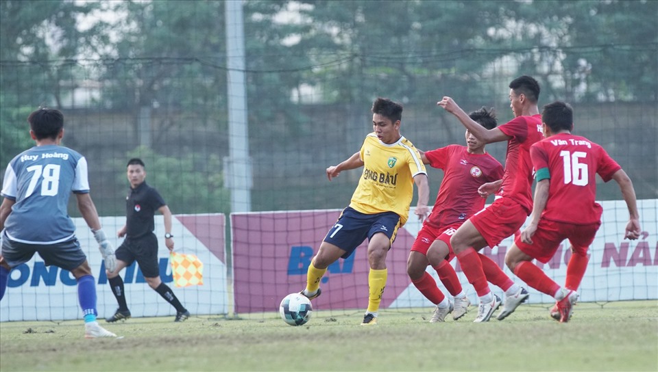 U21 Học viện Nutifood JMG thắng trận 6-0 tại vòng loại U21 quốc gia