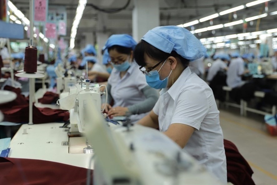 Chính phủ quyết nghị thực hiện chính sách hỗ trợ người lao động và người sử dụng lao động bị ảnh hưởng bởi đại dịch COVID-19 từ Quỹ bảo hiểm thất nghiệp. Ảnh LDO