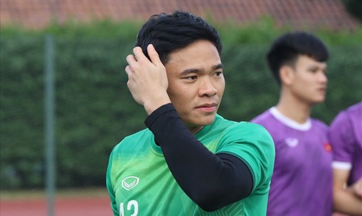 Thủ môn Nguyên Mạnh đã được trao cơ hội trong màu áo tuyển Việt Nam. Ảnh: VFF