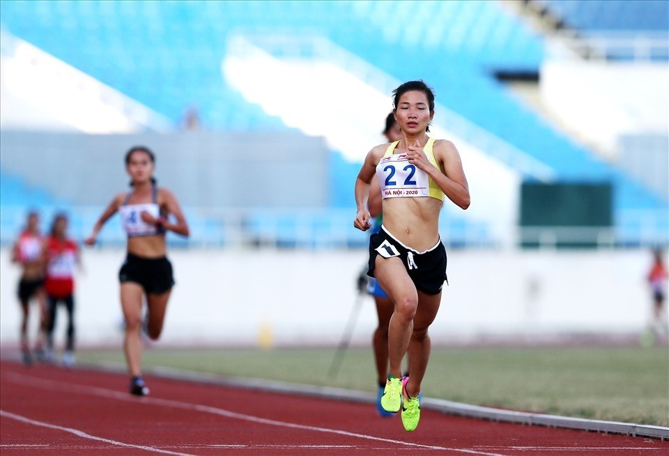 Nguyễn Thị Oanh là một trong những vận động viên đăng ký tham dự nhiều nội dung nhất tại giải điền kinh vô địch quốc gia 2021. Ảnh: Hải Đăng