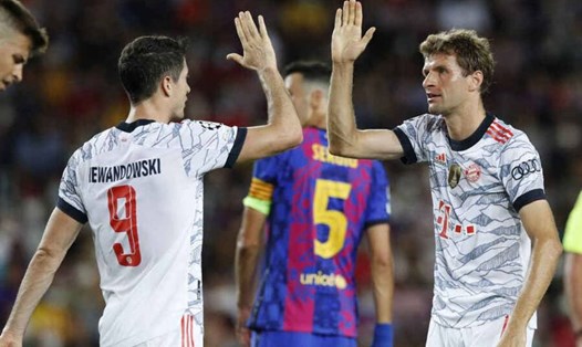 Lewandowski và Muller đang rất nóng lòng để bắn phá mành lưới của Barca. Ảnh: Champions League
