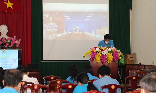 Hội nghị trực tuyến triển khai Nghị quyết số 02-NQ/TW của Bộ Chính trị về đổi mới hoạt động công đoàn tại điểm cầu tỉnh Đồng Nai ngày 8.12. Ảnh: Hà Anh Chiến