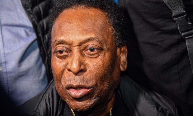 Pele trước khi nhập viện tại Sao Paulo năm 2019. Ảnh: AFP