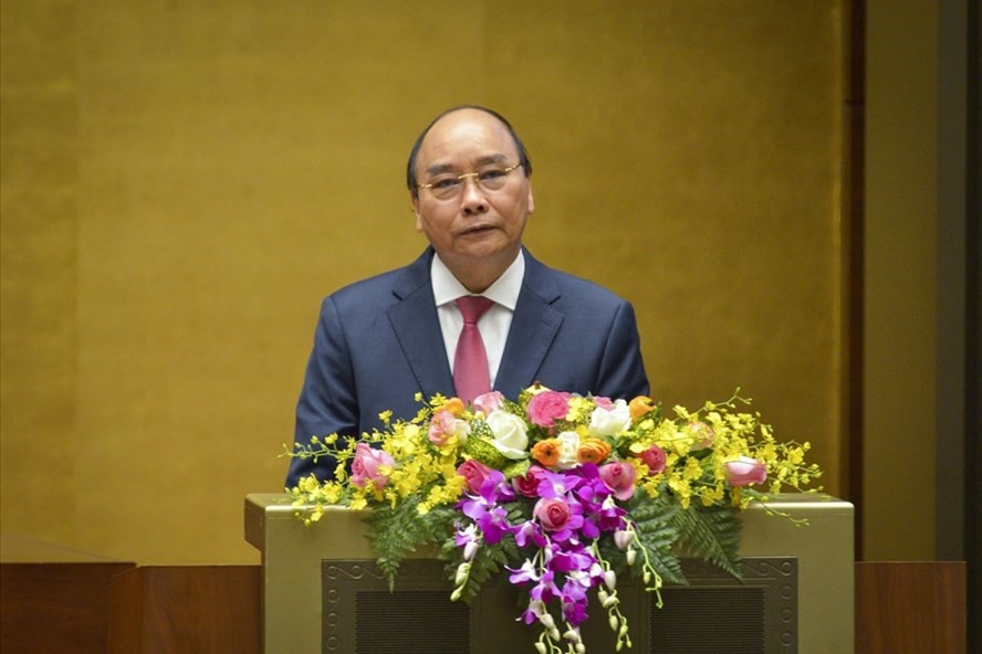 Thủ tướng Nguyễn Xuân Phúc giới thiệu, quán triệt chuyên đề về Chiến lược phát triển KT-XH hội 10 năm 2021-2030 và Phương hướng, nhiệm vụ 5 năm tới (2021-2025). Ảnh: Hải Nguyễn