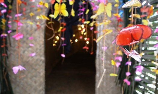 Động đom đóm đang dần được hoàn thiện để đưa vào lễ hội xuân tại Cúc Phương. Ảnh: Hương Quỳnh