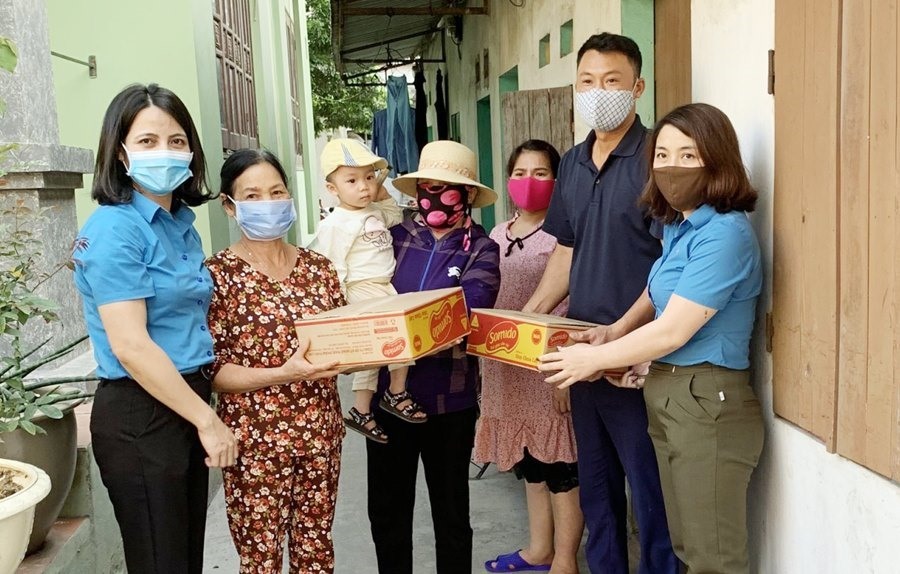 Các cấp công đoàn tỉnh Quảng Ninh tập trung chăm lo NLĐ tỉnh xa phải ở lại địa phương đón Tết do dịch COVID-19. Ảnh Trần Ngọc Duy