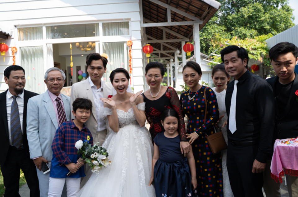 Trung Dân, Xuân Nghị và dàn sao phim Tết. Ảnh: NSCC. Trung Dân, Xuân Nghị và dàn sao phim Tết. Ảnh: NSCC.