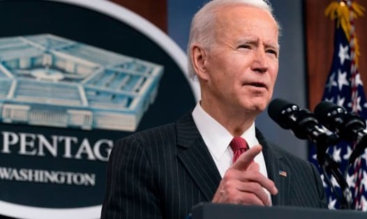 Tổng thống Joe Biden phát biểu hôm 10.2 trong chuyến thăm đầu tiên tới Lầu Năm Góc. Ảnh: AFP.
