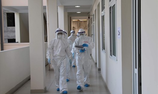 Các bác sĩ bệnh viện Bạch Mai tăng cường phòng chống dịch COVID-19 tại Hải Dương. Ảnh: Bộ Y tế cung cấp