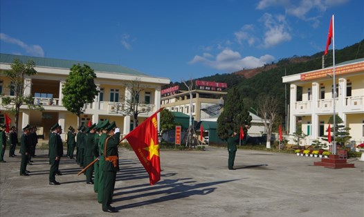 Lễ chào cờ của Bộ đội Biên phòng ở Lạng Sơn sáng mùng 1 Tết Nguyên đán Tân Sửu. Ảnh: V.Toàn.