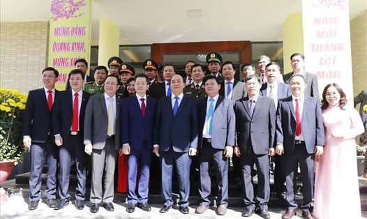 Thủ tướng Chính phủ Nguyễn Xuân Phúc đã đến thăm và chúc tết cán bộ, người dân quận Hải Châu, Đà Nẵng. Ảnh: TT