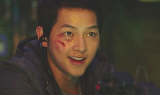 Song Joong Ki lên tiếng khi "bom tấn" khoa học viễn tưởng của mình bị chỉ trích. Ảnh cắt phim.
