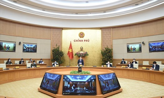 Thủ tướng Nguyễn Xuân Phúc chủ trì cuộc họp Thường trực Chính phủ với Ban Chỉ đạo Quốc gia về phòng chống COVID-19 chiều 15.2. Ảnh VGP