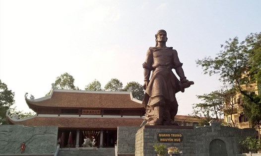 Tượng đài Hoàng đế Quang Trung - Nguyễn Huệ tại Gò Đống Đa. Ảnh VGP