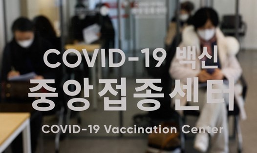 Dịch bùng phát tại 1 nhà máy ở Hàn Quốc khiến 114 trong tổng số 177 công nhân nhiễm COVID-19. Ảnh minh họa. Ảnh: AFP.