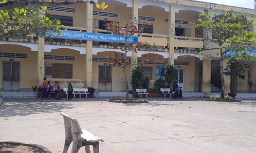 Ngày đầu đi học trở lại của học sinh Kiên Giang, các trường đã triển khai nhiều biện pháp phòng chống dịch CDOVID-19. Ảnh: PV
