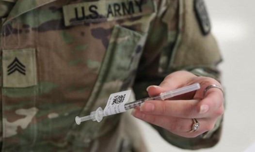 Tỉ lệ quân nhân Mỹ từ chối tiêm vaccine COVID-19 cao tương đương với công chúng Mỹ, theo Lầu Năm Góc. Ảnh: AFP.