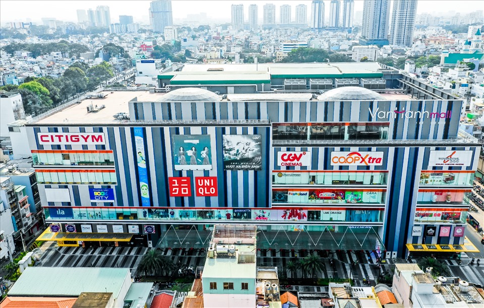 Uniqlo mở cửa hàng đầu tiên ở phố nhà giàu Đồng Khởi  Tạp chí Kinh tế  Sài Gòn