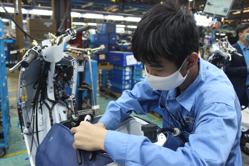 Công nhân một doanh nghiệp tại các Khu công nghiệp tỉnh Vĩnh Phúc trong thời gian làm việc. Ảnh minh hoạ. Ảnh: Bảo Hân
