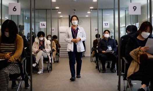 Cuộc diễn tập tiêm vaccine COVID-19 tại một trung tâm tiêm chủng ở Seoul, Hàn Quốc. Ảnh: AFP.