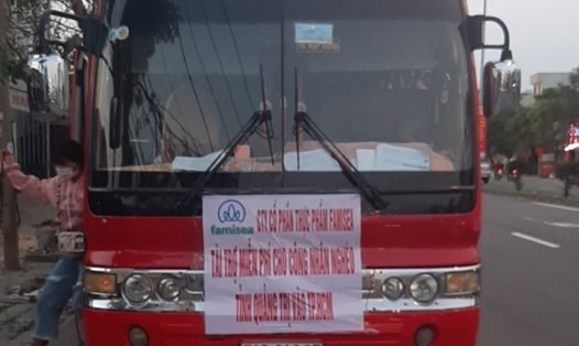 Xe khách không thực hiện các quy định về phòng dịch khi đi qua địa phận Đà Nẵng. Ảnh: HL