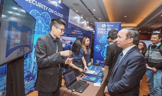Trình diễn về công nghệ điện toán đám mây (Cloud Computing) trong ngày hội công nghệ gần đây tổ chức tại Hà Nội. Ảnh: Anh Phượng.