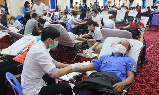 Công đoàn viên chức Đà Nẵng hiến tặng hơn 500 đơn vị máu, tiếp ứng Hà Nội. Ảnh: TT