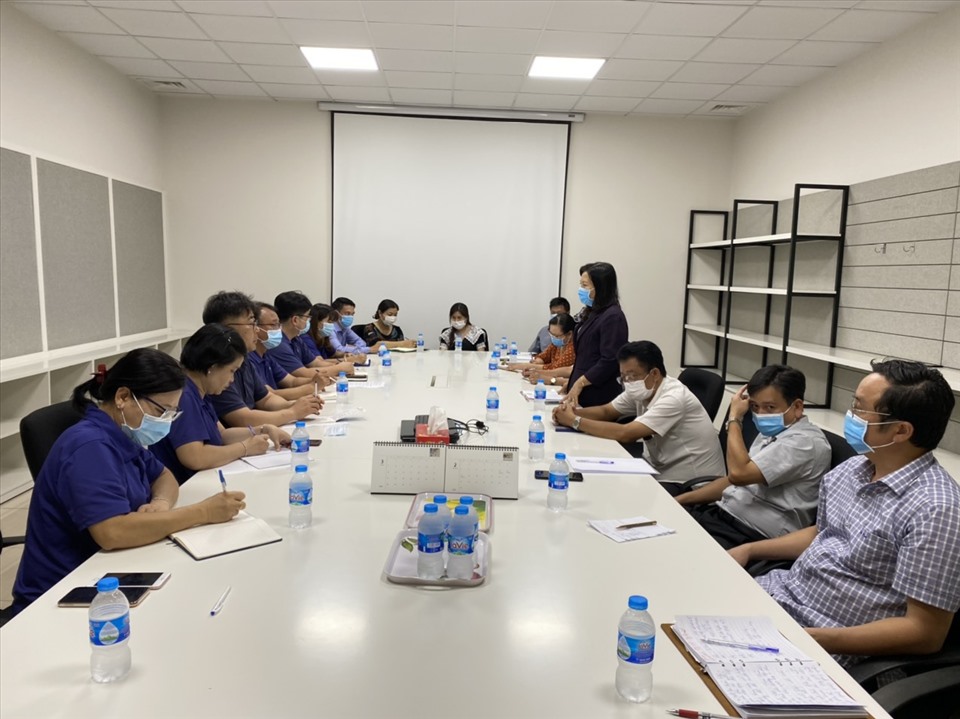 Công đoàn tỉnh Tiền Giang cùng các ngành họp giải quyết vụ ngừng việc tập thể. Ảnh: H.P