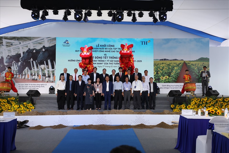 Lễ khởi công Dự án Chăn bò sữa lớn nhất khu vực ĐBSCL.