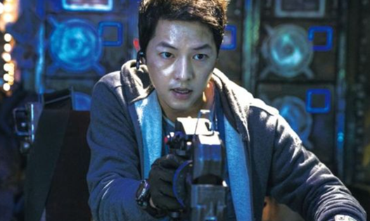 Song Joong Ki đảm nhận vai Tae-ho trong “Con tàu chiến thắng”. Ảnh nguồn: Xinhua.