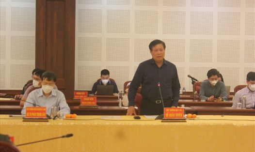 Thứ trưởng Bộ Y tế Đỗ Xuân Tuyên phát biểu tại cuộc họp với tỉnh Gia Lai. Ảnh Thanh Tuấn