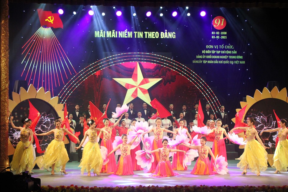 Toàn cảnh chương trình nghệ thuật "Mãi mãi niềm tin theo Đảng"