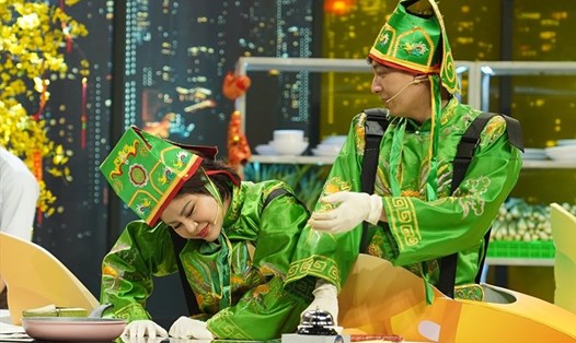 Lê Giang và Ngô Kiến Huy trong "Căn bếp vui nhộn". Ảnh: NSX