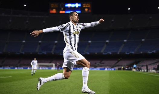 Cristiano Ronaldo vẫn "bay" khi đã sang tuổi 36. Ảnh: AFP