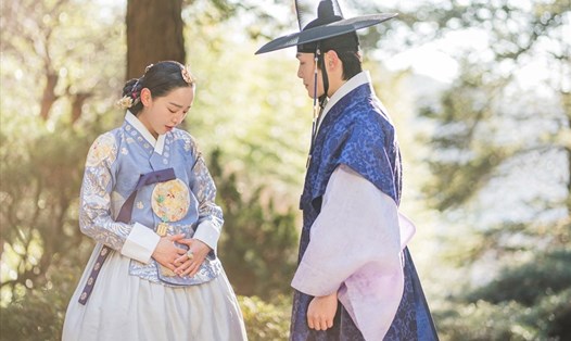 Kim Jung Hyun - Shin Hye Sun có cảm xúc khác lạ sau khi có con. Ảnh: Instagram.