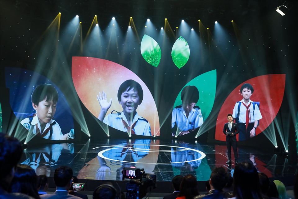 MC Hạnh Phúc đồng hành cùng chương trình "Cặp lá yêu thương" suốt 5 năm qua. Ảnh: NVCC.