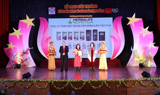 Herbalife Việt Nam vừa nhận giải thưởng uy tín “Sản phẩm vàng vì sức khỏe cộng đồng năm 2021”