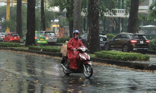 TPHCM xuất hiện mưa trái mùa lớn vào chiều nay. Ảnh: Thanh Vũ