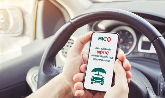 Khách hàng mua bảo hiểm bắt buộc trách nhiệm dân sự của chủ xe cơ giới tại Tổng Công ty Bảo hiểm BIDV (BIC) có thể lựa chọn nhận giấy chứng nhận bảo hiểm điện tử qua email, zalo, viber… Nguồn: BIC