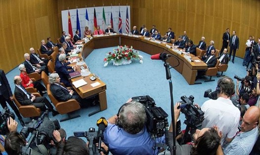 Iran và 6 cường quốc thế giới tham gia phiên họp toàn thể tại tòa nhà Liên Hợp Quốc ở Vienna, Áo hồi năm 2015. Ảnh: AFP