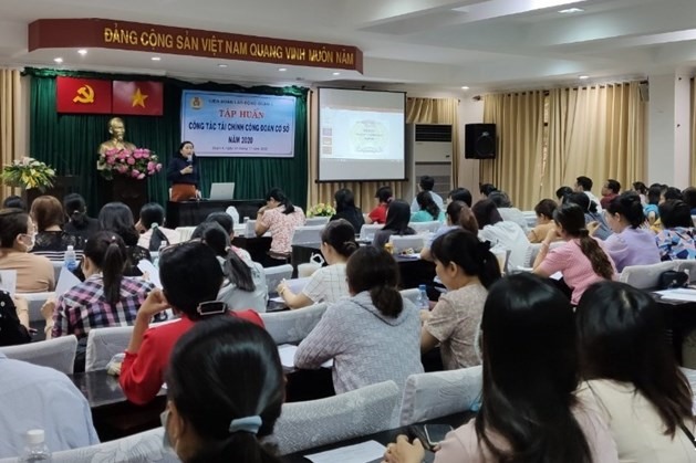 Một lớp tập huấn công tác tài chính công đoàn cho cán bộ công đoàn cơ sở do LĐLĐ Quận 4, TPHCM tổ chức. Ảnh LĐLĐ Quận 4.