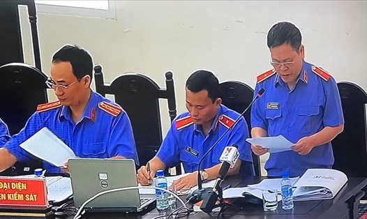 Viện KSND Hà Nội đề nghị mức án với các bị cáo trong đó có ông Đinh La Thăng. Ảnh chụp qua màn hình.