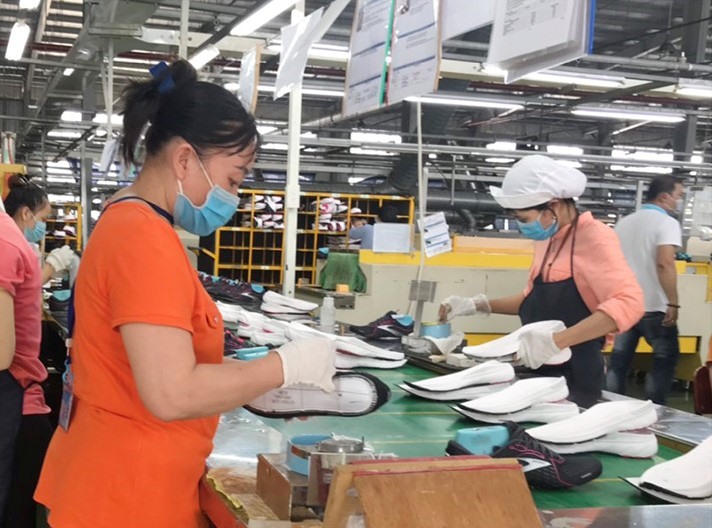 Các cấp Công đoàn Bình Phước tập trung tuyên truyền, nâng cao nhận thức của người sử dụng lao động, người lao động về thực hiện công tác an toàn, vệ sinh lao động và phòng, chống COVID-19. Ảnh: LĐLĐ BP