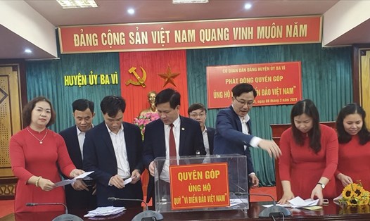 Công đoàn cơ quan Dân Đảng huyện Ba Vì (TP.Hà Nội) vận động được 19 triệu đồng ủng hộ Quỹ "Vì biển, đảo Việt Nam" năm 2021. Ảnh: CĐHN