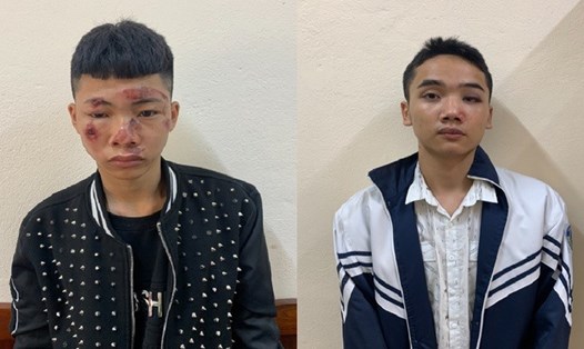 Hai thanh niên bị tạm giữ tại trụ sở công an. Ảnh: Công an Vĩnh Phúc