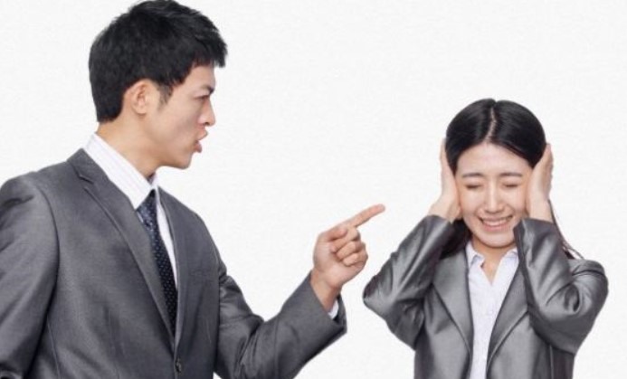 Hãy tránh xa người đàn ông thích kiểm soát cuộc sống của bạn. Ảnh nguồn: Xinhua.