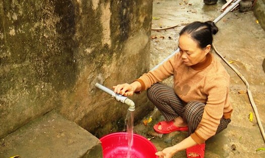 Từ nhiều năm nay, hàng trăm hộ dân sống tại xã Gia Lạc, huyện Gia Viễn, Ninh Bình phải sống trong tình trạng "khát" nước sạch. Ảnh: NT